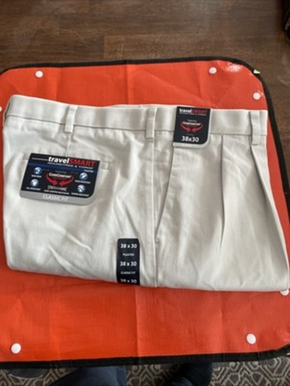 FREE SHIPPING Roundtree and Yorke Men's Khaki